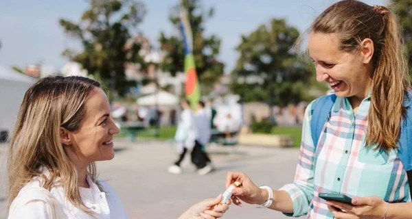 Витамины и улыбки от «Лотоса» на большом семейном празднике в Челябинске